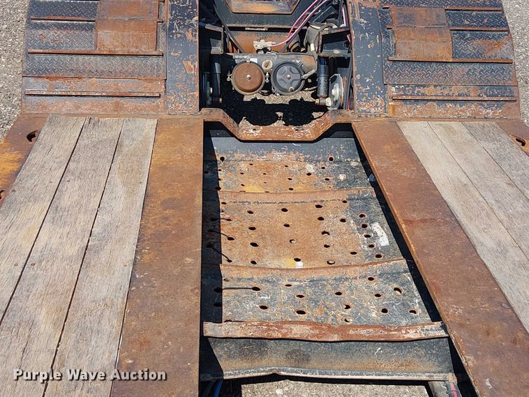 image for item NU9732 2016 XL Specialized Trailers XL110HDG lowboy equipment trailer