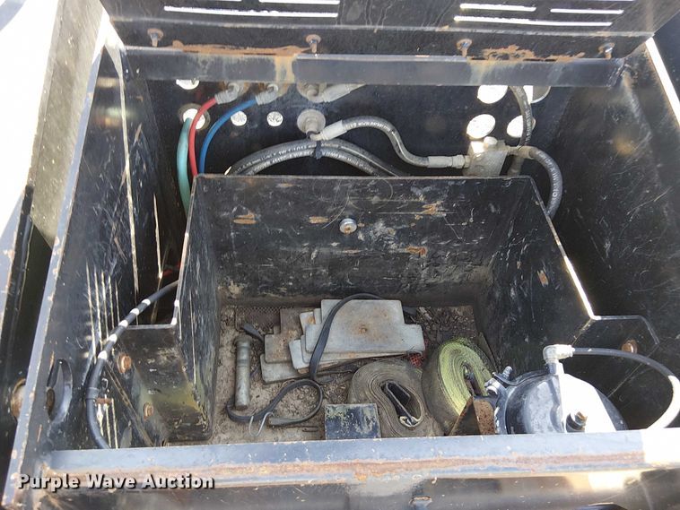 image for item NU9732 2016 XL Specialized Trailers XL110HDG lowboy equipment trailer