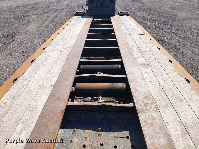 image for item NU9732 2016 XL Specialized Trailers XL110HDG lowboy equipment trailer