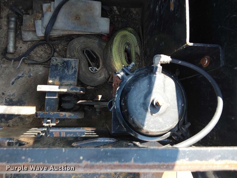 image for item NU9732 2016 XL Specialized Trailers XL110HDG lowboy equipment trailer