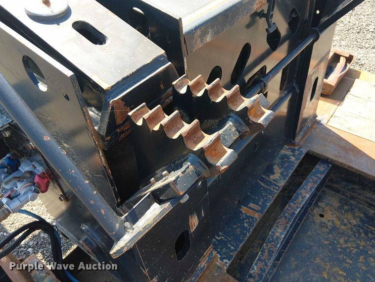 image for item NU9732 2016 XL Specialized Trailers XL110HDG lowboy equipment trailer