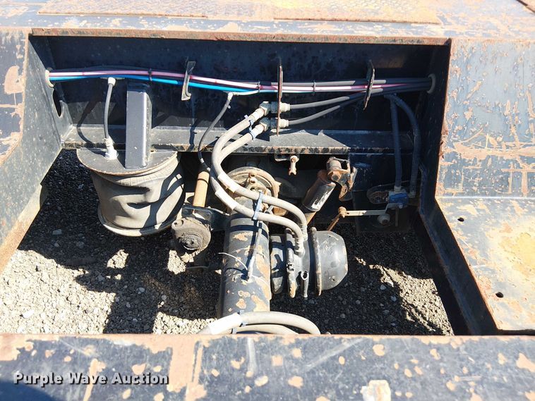 image for item NU9732 2016 XL Specialized Trailers XL110HDG lowboy equipment trailer