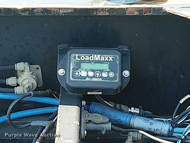 image for item NU9732 2016 XL Specialized Trailers XL110HDG lowboy equipment trailer