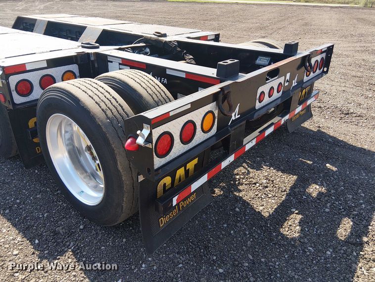 image for item NU9732 2016 XL Specialized Trailers XL110HDG lowboy equipment trailer