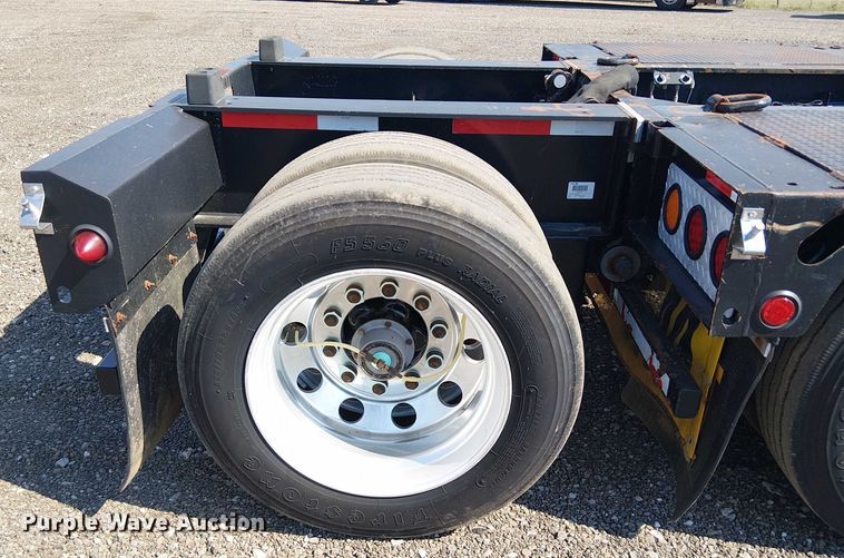 image for item NU9732 2016 XL Specialized Trailers XL110HDG lowboy equipment trailer