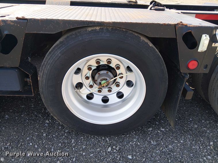 image for item NU9732 2016 XL Specialized Trailers XL110HDG lowboy equipment trailer