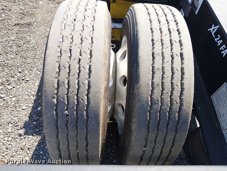 image for item NU9732 2016 XL Specialized Trailers XL110HDG lowboy equipment trailer