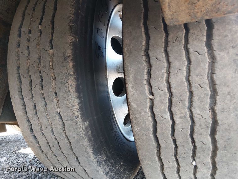 image for item NU9732 2016 XL Specialized Trailers XL110HDG lowboy equipment trailer