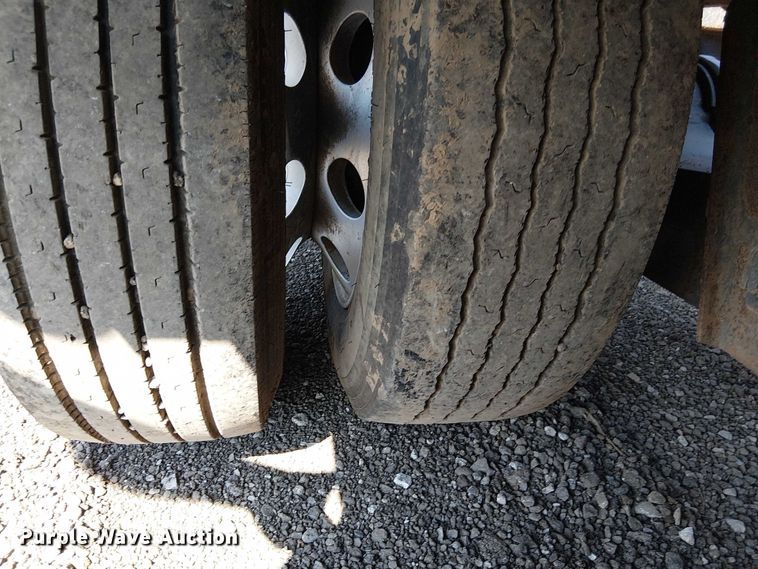 image for item NU9732 2016 XL Specialized Trailers XL110HDG lowboy equipment trailer