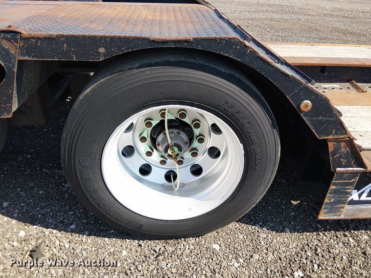 image for item NU9732 2016 XL Specialized Trailers XL110HDG lowboy equipment trailer