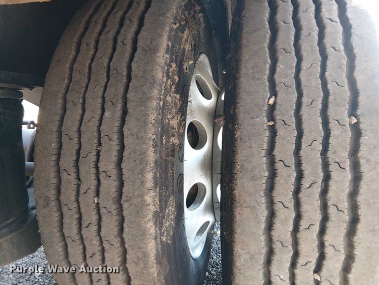 image for item NU9732 2016 XL Specialized Trailers XL110HDG lowboy equipment trailer