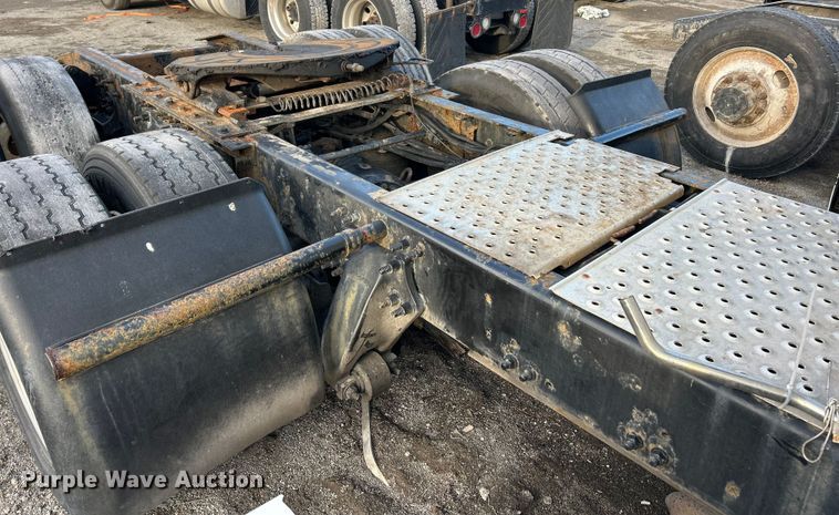 image for item YA0659 2016 Freightliner Cascadia semi truck