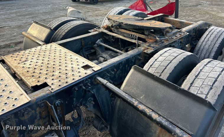 image for item YA0659 2016 Freightliner Cascadia semi truck