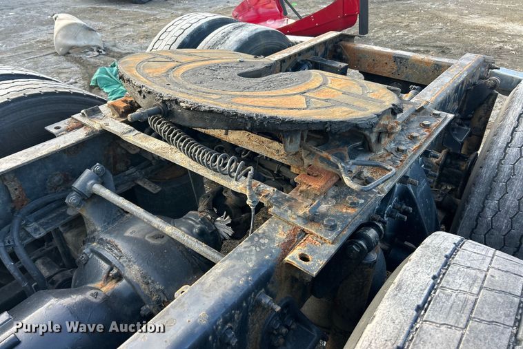 image for item YA0659 2016 Freightliner Cascadia semi truck