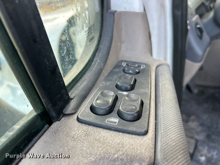 image for item YA0659 2016 Freightliner Cascadia semi truck