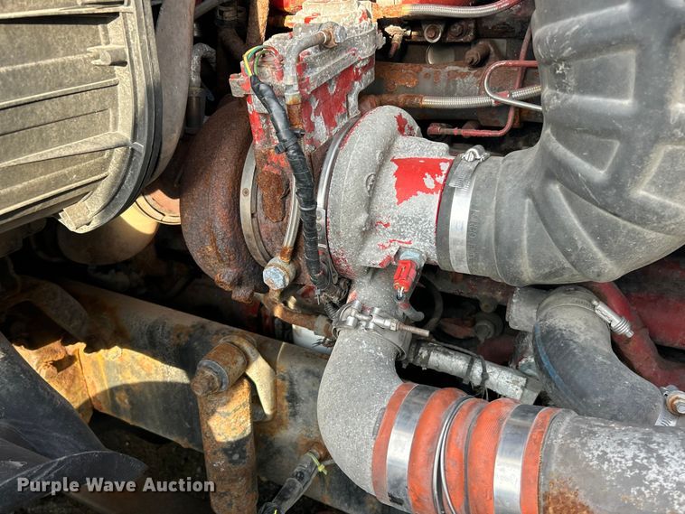 image for item YA0659 2016 Freightliner Cascadia semi truck