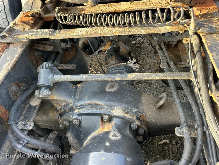 image for item YA0659 2016 Freightliner Cascadia semi truck