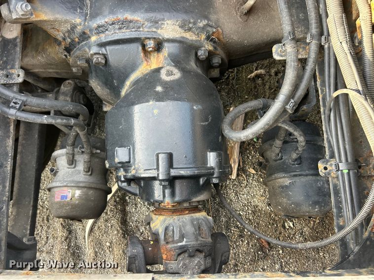 image for item YA0659 2016 Freightliner Cascadia semi truck