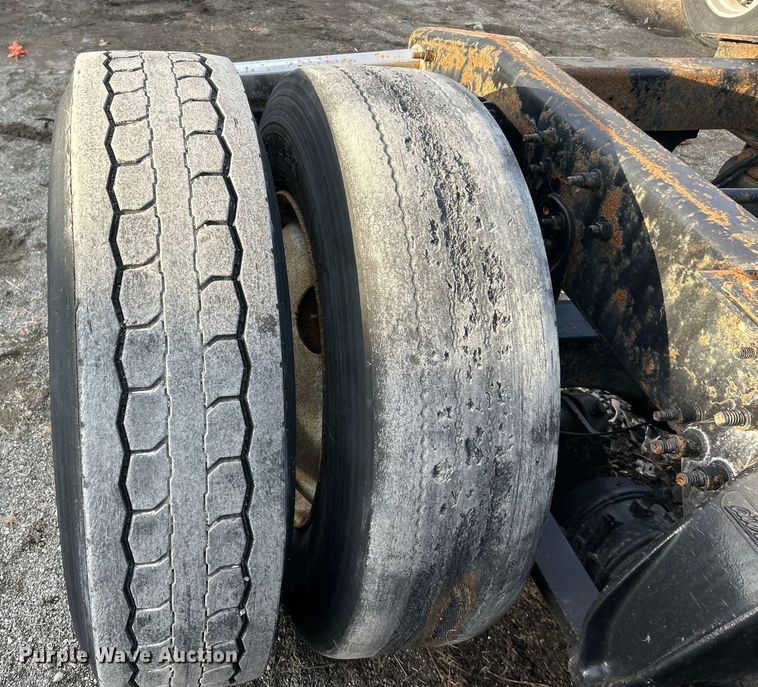 image for item YA0659 2016 Freightliner Cascadia semi truck