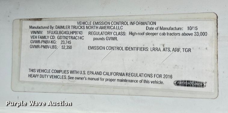 image for item YA0659 2016 Freightliner Cascadia semi truck