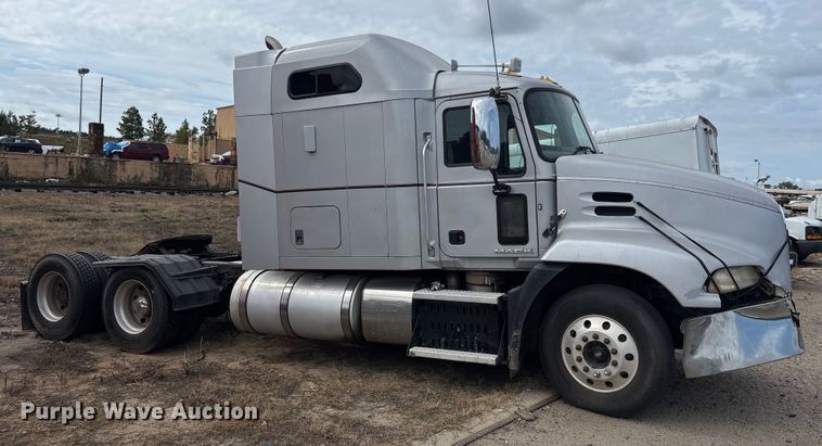 image for item YA0729 2015 Mack CX613 semi truck