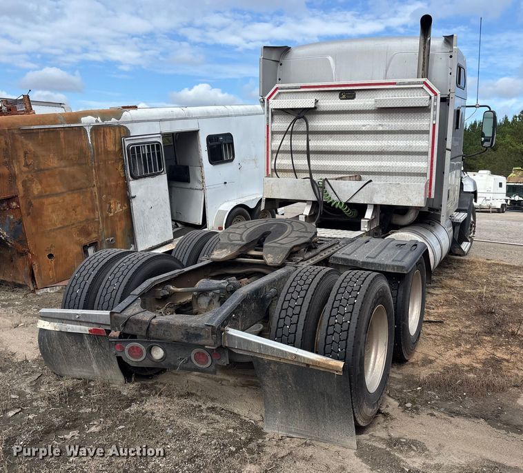 image for item YA0729 2015 Mack CX613 semi truck