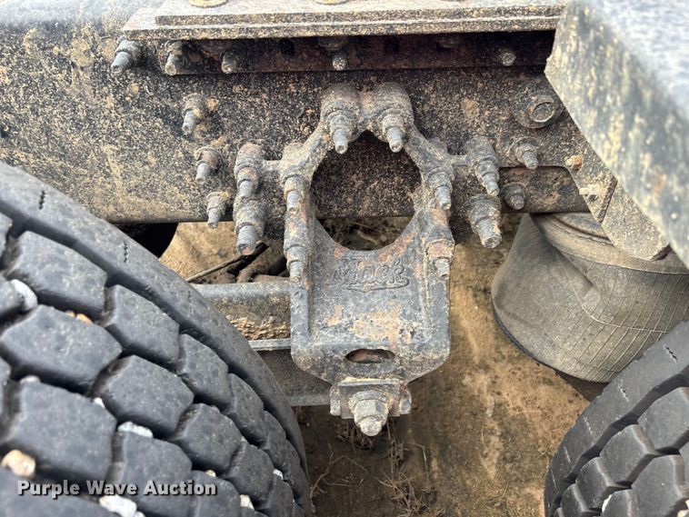 image for item YA0729 2015 Mack CX613 semi truck