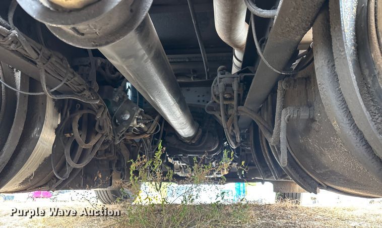 image for item YA0729 2015 Mack CX613 semi truck