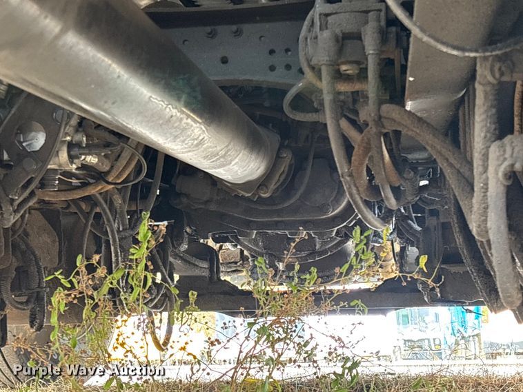 image for item YA0729 2015 Mack CX613 semi truck