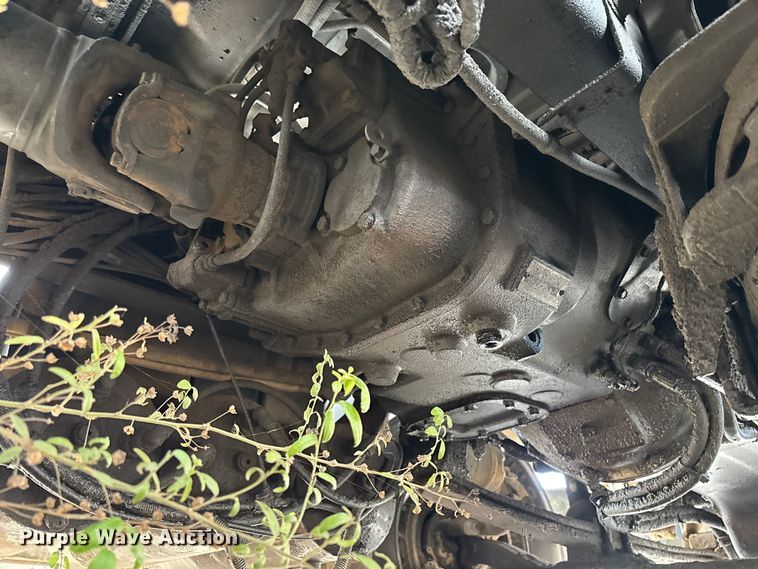 image for item YA0729 2015 Mack CX613 semi truck