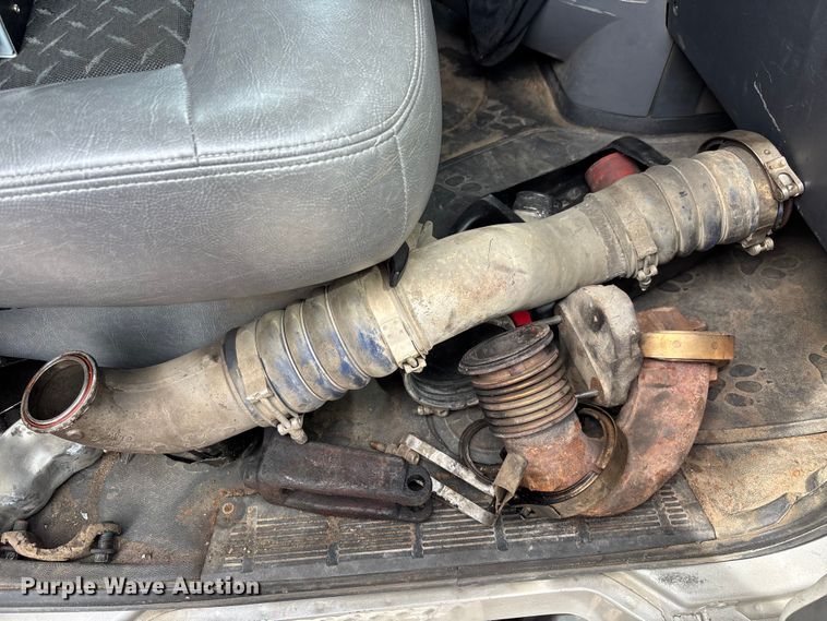 image for item YA0729 2015 Mack CX613 semi truck