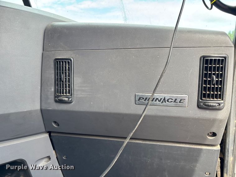 image for item YA0729 2015 Mack CX613 semi truck