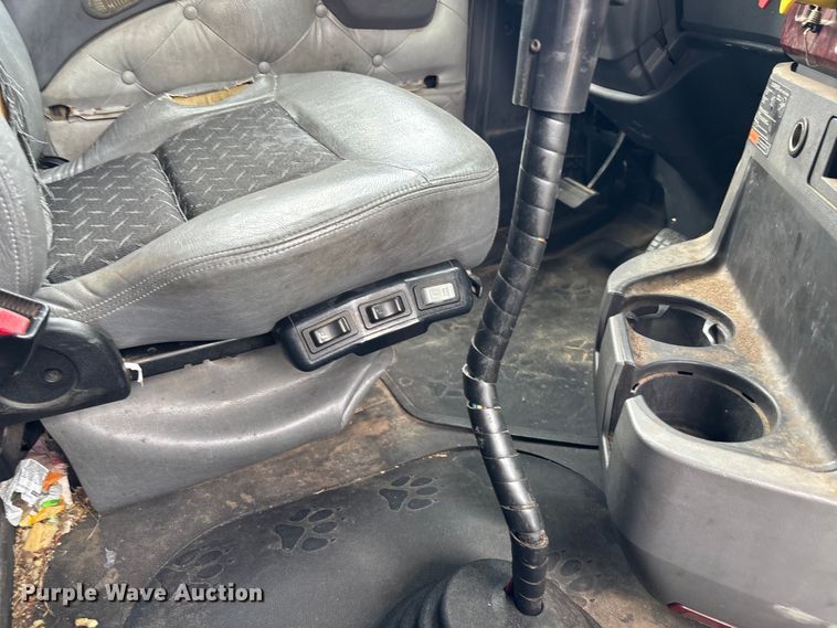 image for item YA0729 2015 Mack CX613 semi truck