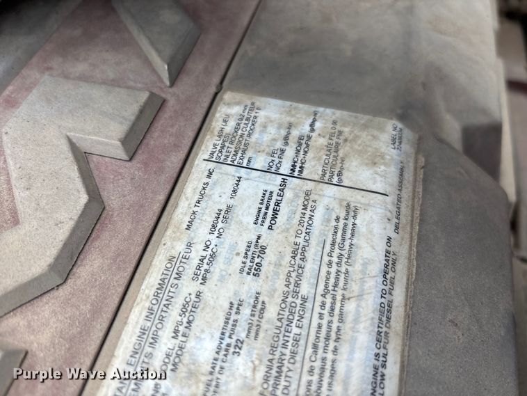 image for item YA0729 2015 Mack CX613 semi truck