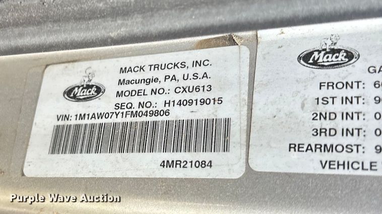 image for item YA0729 2015 Mack CX613 semi truck