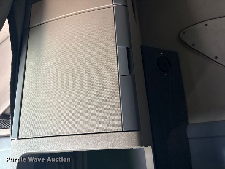 image for item YA0958 2013 Freightliner Cascadia semi truck