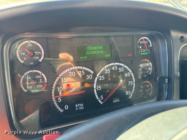 image for item YA1092 2017 Freightliner Business Class M2 box truck