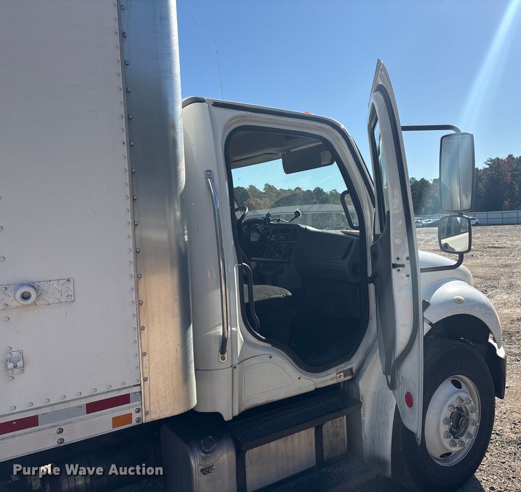 image for item YA1092 2017 Freightliner Business Class M2 box truck