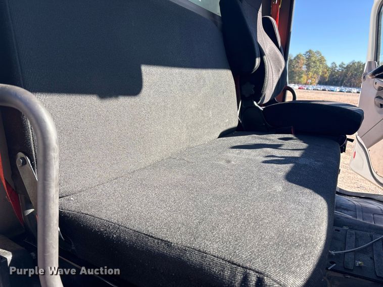 image for item YA1092 2017 Freightliner Business Class M2 box truck