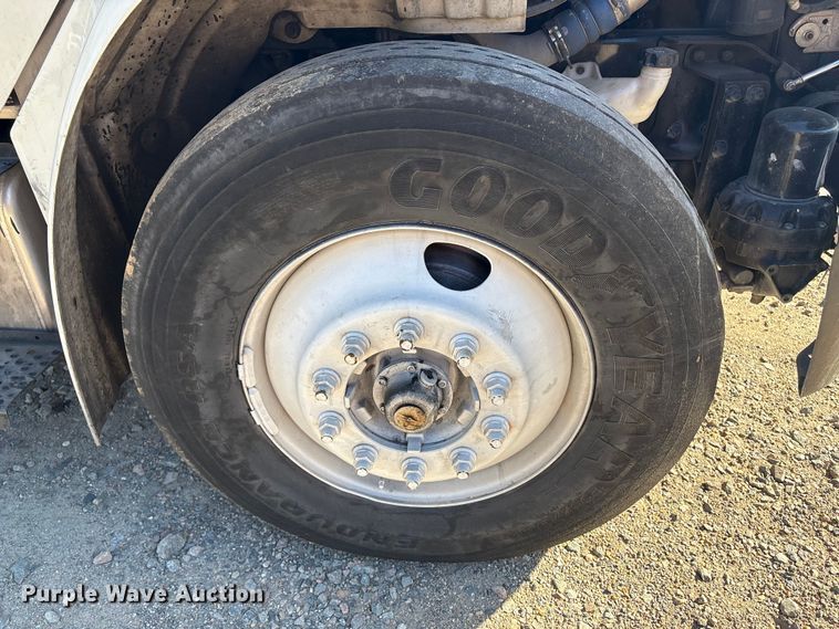 image for item YA1092 2017 Freightliner Business Class M2 box truck