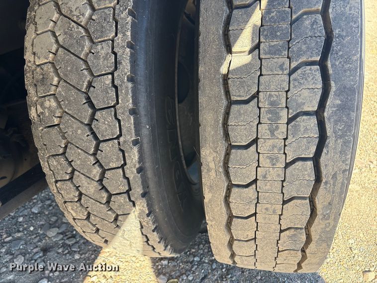 image for item YA1092 2017 Freightliner Business Class M2 box truck