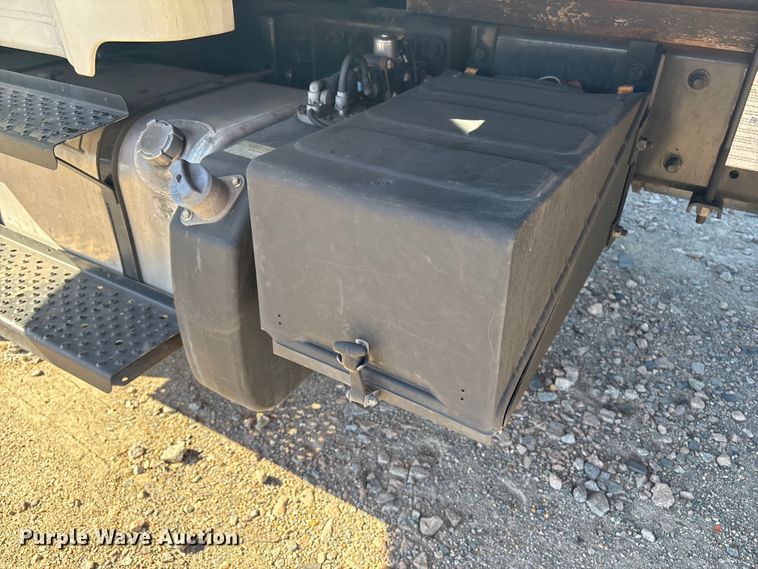 image for item YA1092 2017 Freightliner Business Class M2 box truck