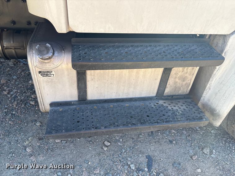 image for item YA1092 2017 Freightliner Business Class M2 box truck