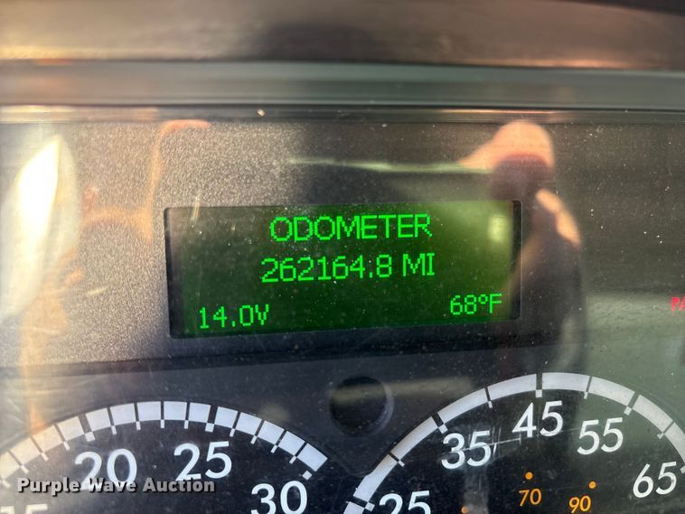 image for item YA1092 2017 Freightliner Business Class M2 box truck