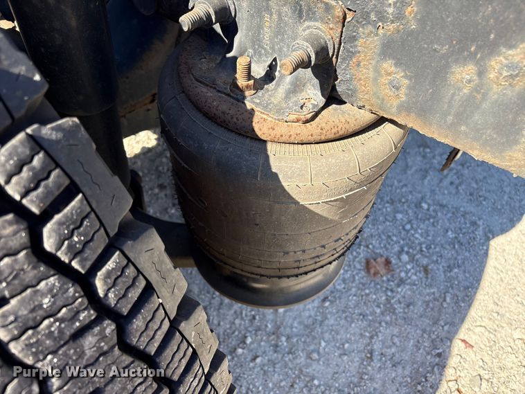 image for item YA1150 2016 Freightliner Cascadia semi truck