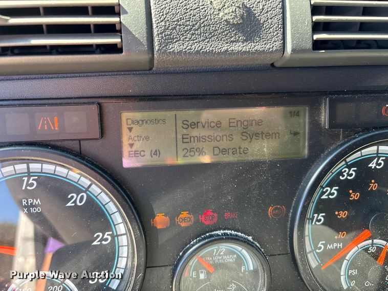 image for item YA1150 2016 Freightliner Cascadia semi truck