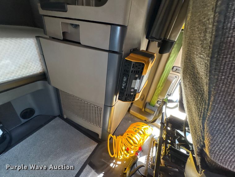 image for item YA1150 2016 Freightliner Cascadia semi truck