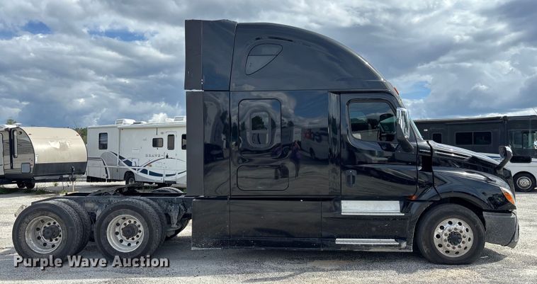 CAMIóN CAMAROTE 2019 FREIGHTLINER