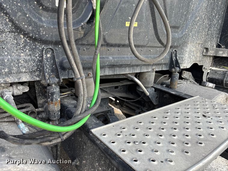 image for item YA1170 2019 Freightliner Cascadia semi truck