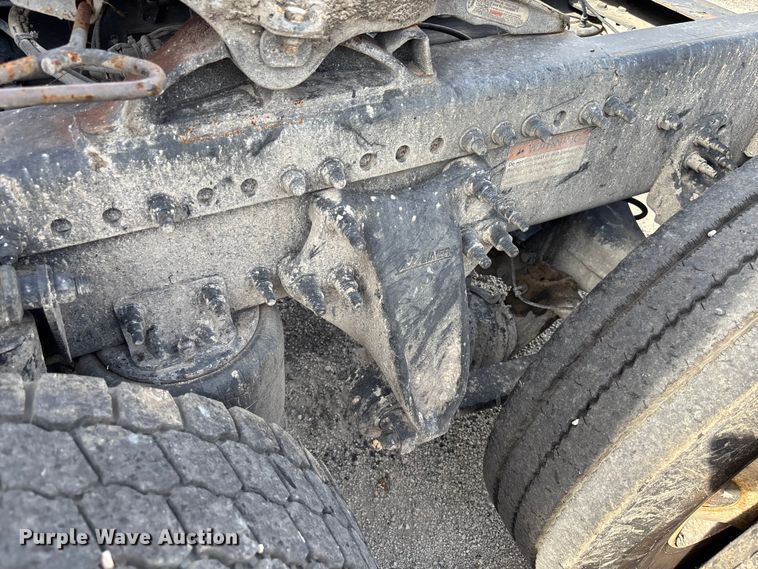 image for item YA1170 2019 Freightliner Cascadia semi truck